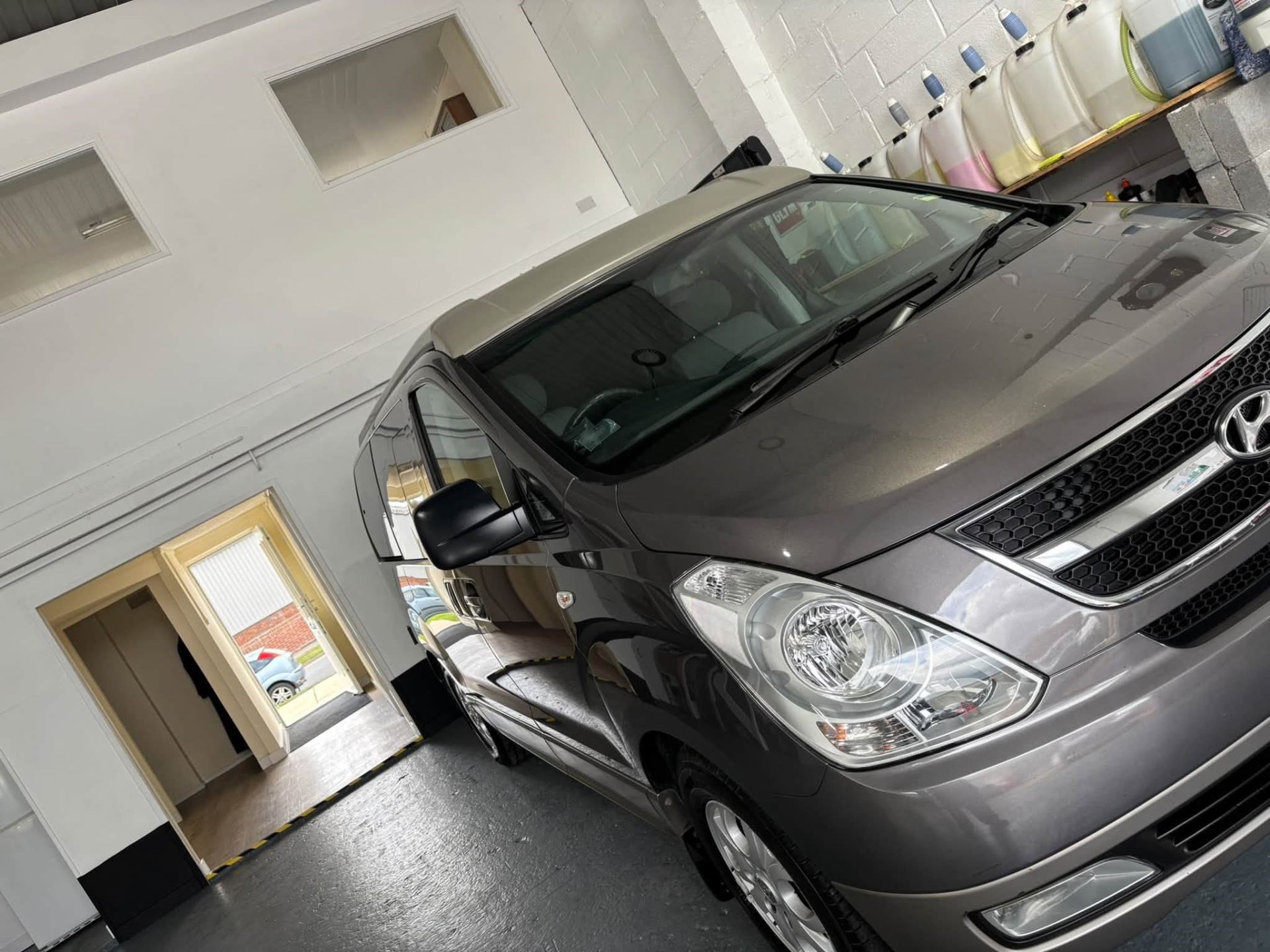 Mini-van valeters, Melksham